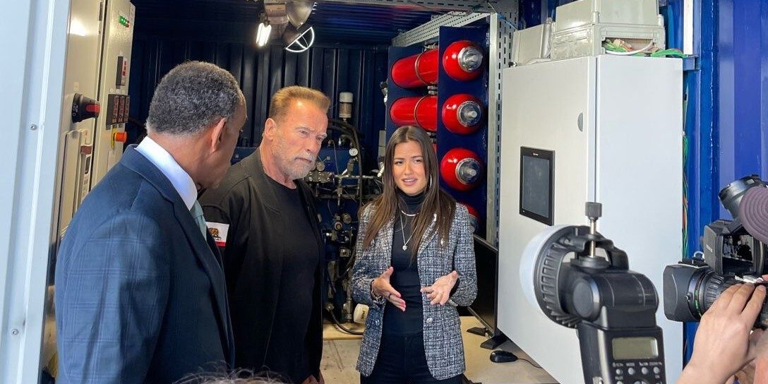Arnold-Schwarzenegger-and-Inna-Braverman-visiting-the-Wave-Energy-Converter